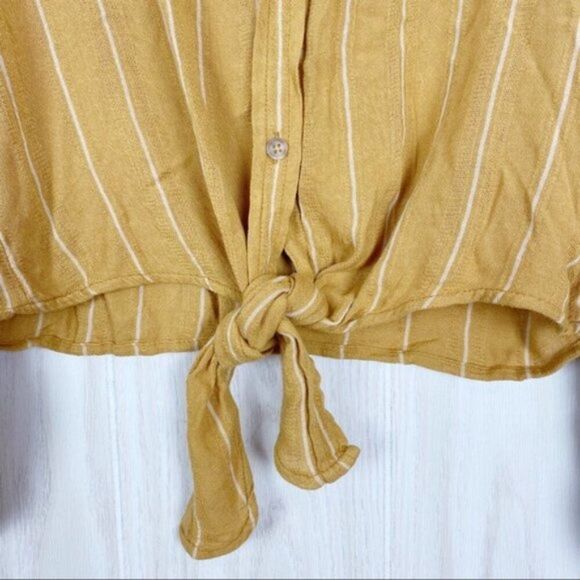 American Eagle | Stripe Tie Front Button Down XS - Picture 5 of 11
